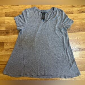 Chelsea & Theodore Grey Short Sleeve V-neck Top Tunic Women’s Size Large